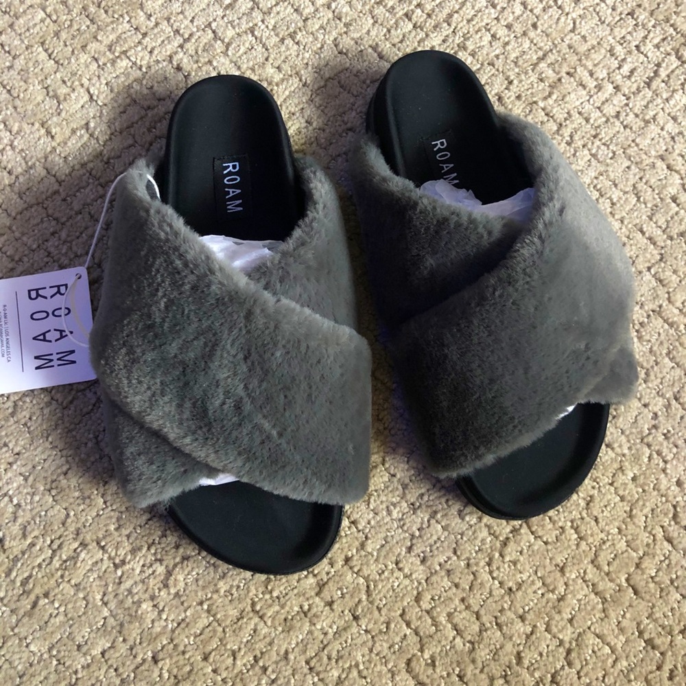 Roam Slippers